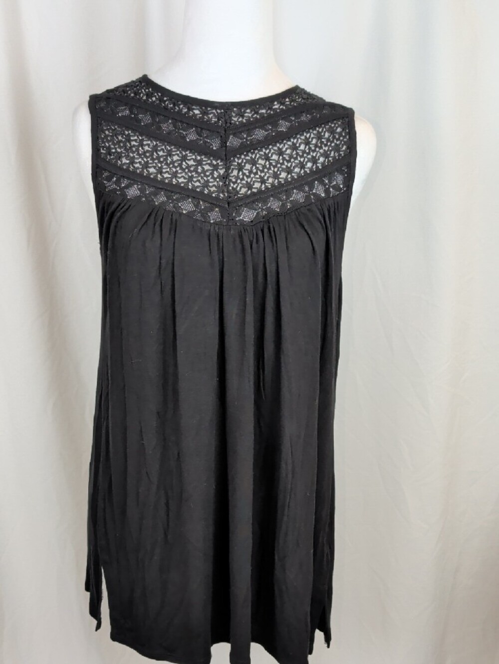 🖤NWT Adyson Parker Black Lace Chevron Inset Sleeveless Top Size small 🖤